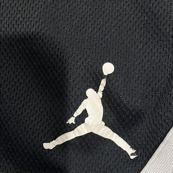 Nike Boys Black and White Jumpman Shorts L 12-13 years. - Picture 6 of 6